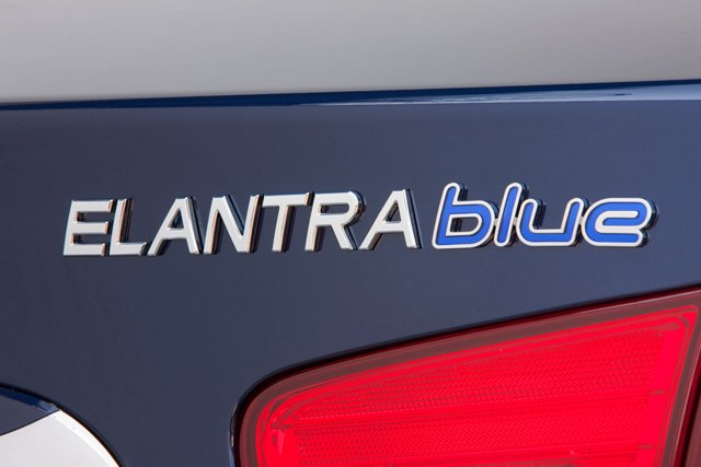 „Hyundai Elantra“ mėlyna jau horizonte?